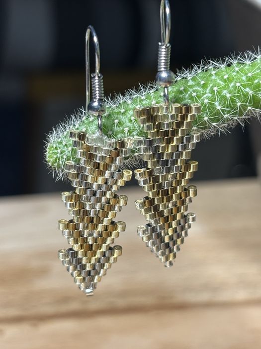 Ръчно изработени бижута от мъниста