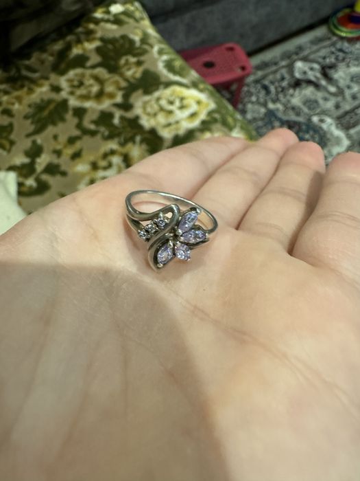 Кольцо серебро новое размер 17-17,5