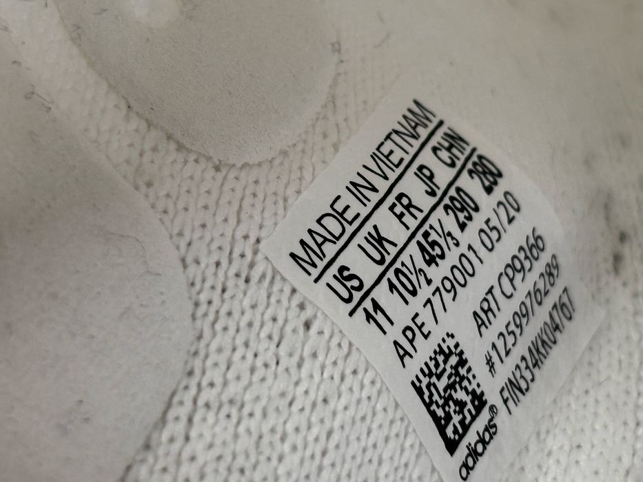 Adidas Yeezy Boost 350 V2 Triple White / Cream White – Stare foarte bună