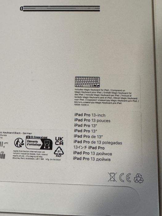 iPad Magic Keyboard Black QWERTZ / IPad Pro 13 inch / Noi - Sigilate |