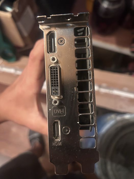 GTX 750 ti 4gb.
