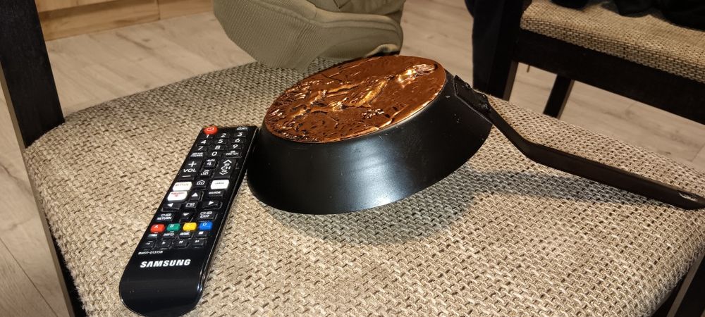 Декоративен тиган с медна картата.