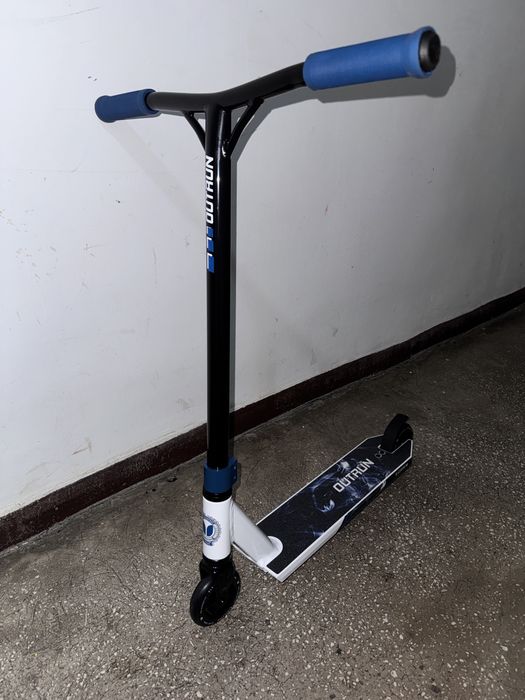 Trotineta scheme freestyle blazer pro outrun 2 fx white smoke