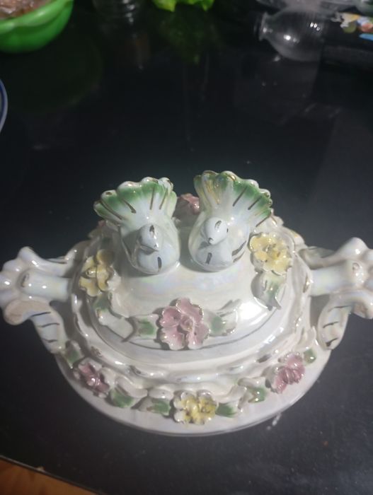 Антиквар ваза чиннидан тайорланган