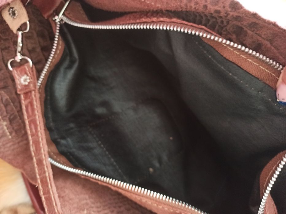 Голяма чанта естествен велур и кожа + подарък