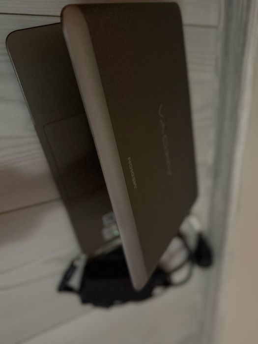 Лаптоп Medion Akoya E1232T-MD99410