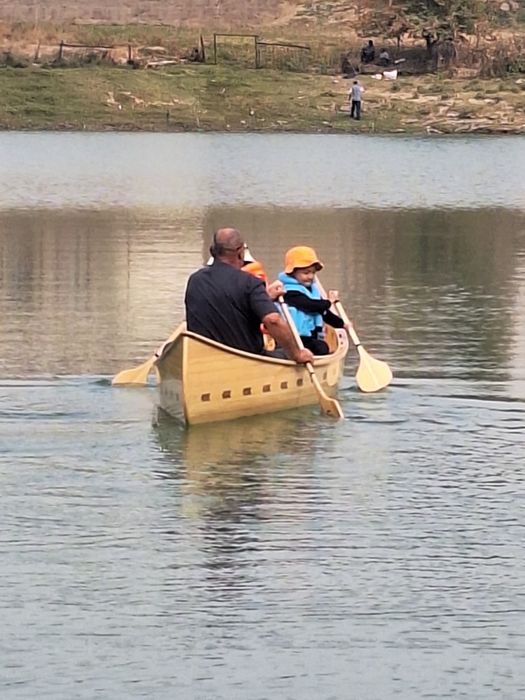 Каноэ из дерева ручной работы