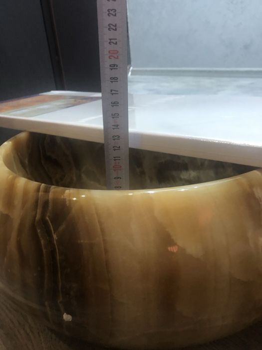 Мивка от естествен оникс