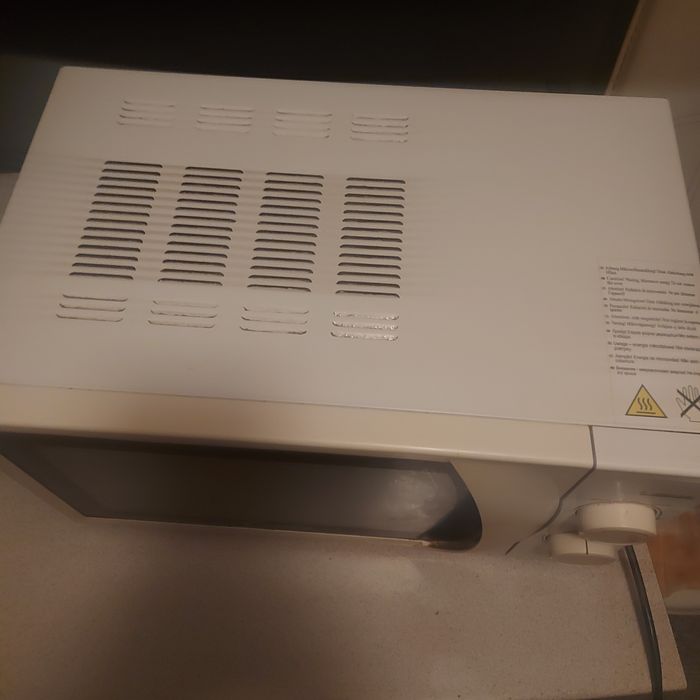 Vind cuptor cu microunde marca Candy