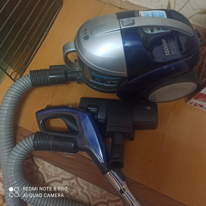 Пылесос LG 1800w