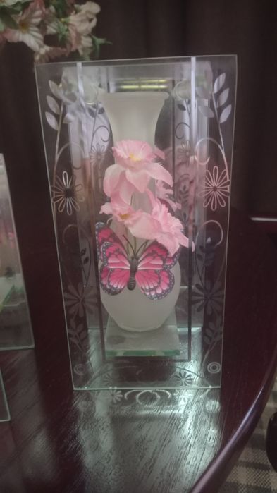Продаю красивые сувениры в стекле.