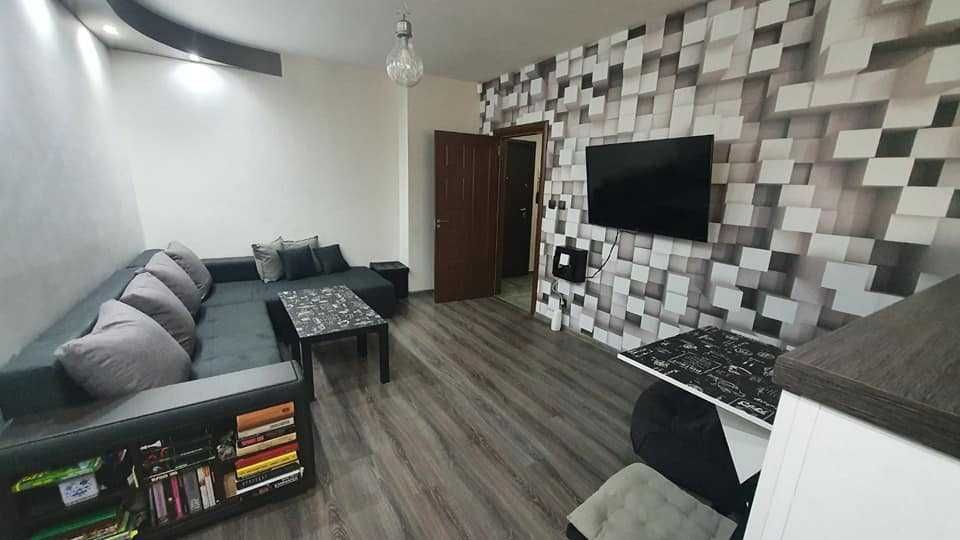 Дава се под наем Двустаен апартамент в София, Надежда 3 - 52 кв.м за 350 € - Снимка #2