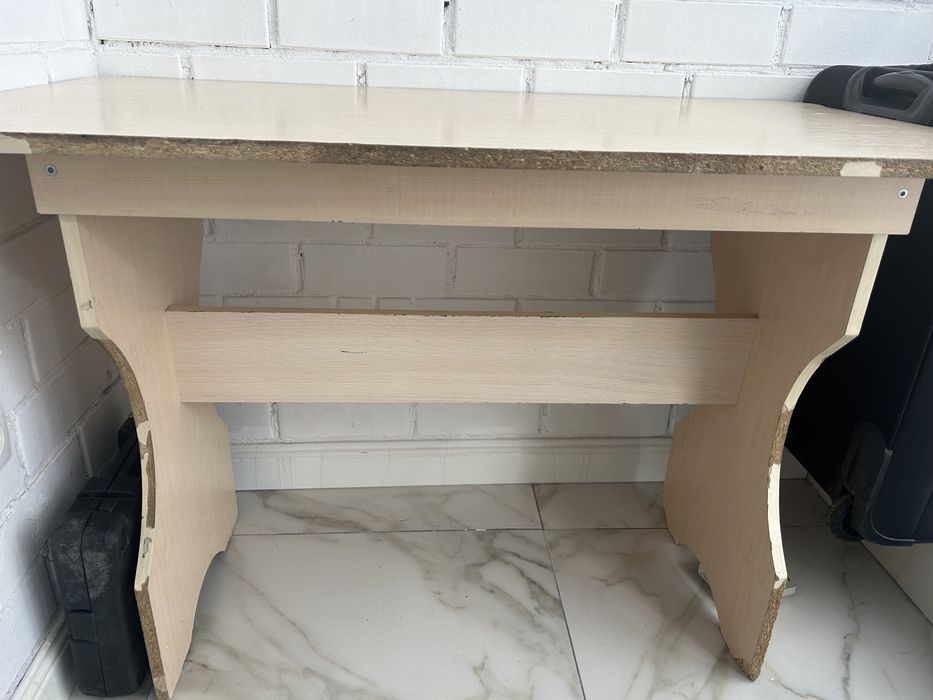 Стол кухонный или учебный