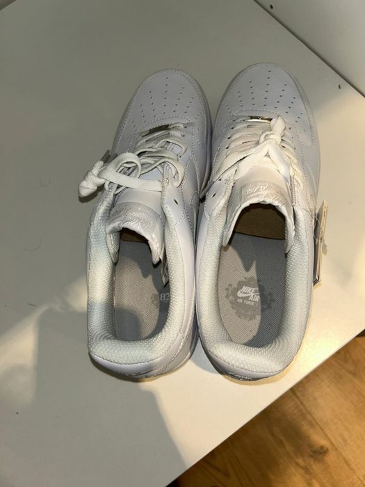 Air Force 1's marime 44