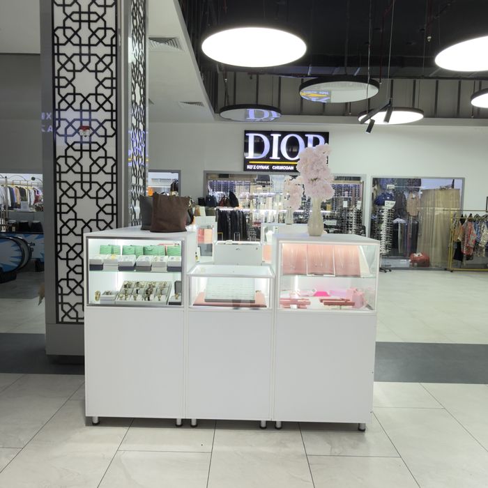 Zargarlik doʻkon uchun premium LED vitrina mebeli sotiladi Yangi holat