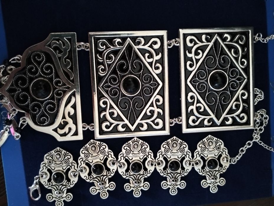 Национальное украшение