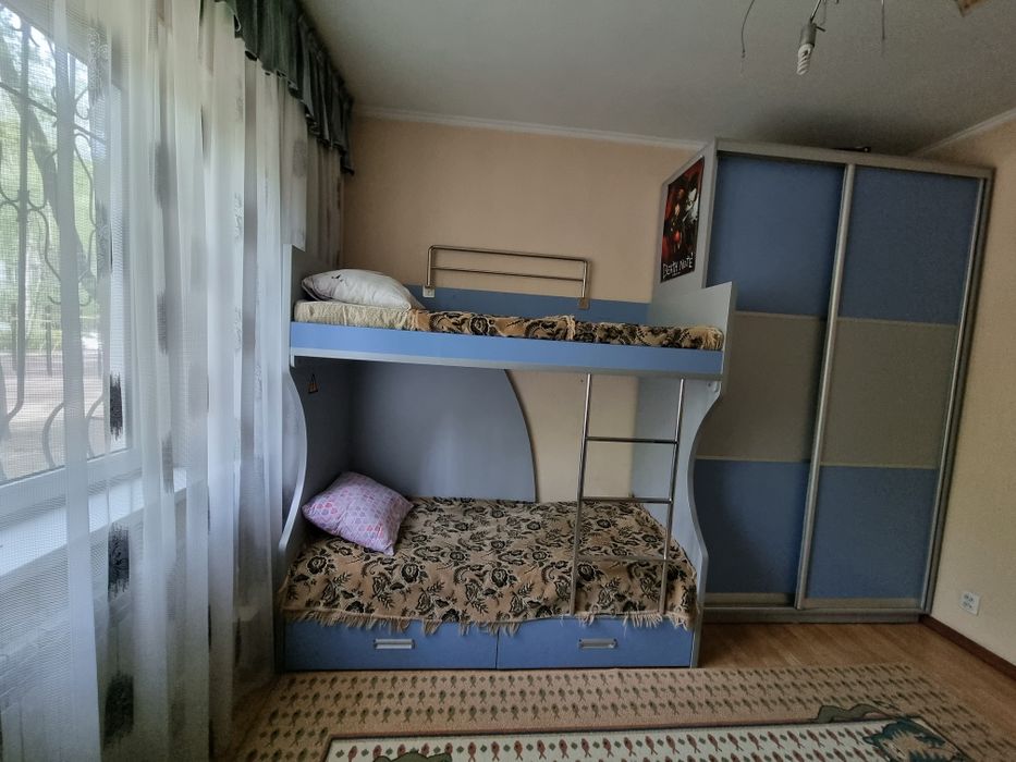 Двухъярусная кровать