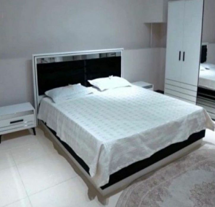 Массажистка Одна