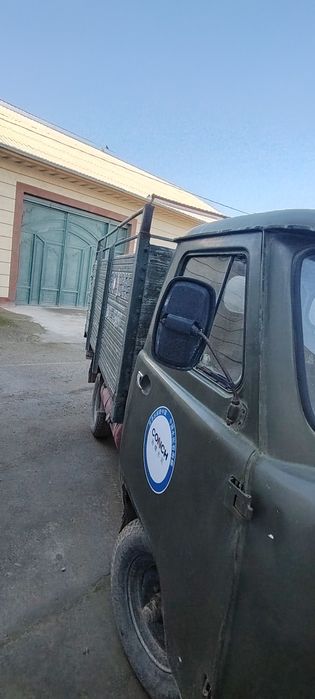 УАЗ бортли автомашина сотилади