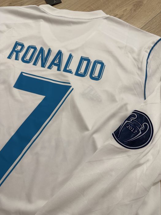 Tricou de fotbal Maneca Lunga Adidas Real Madrid Marime M cu Cristiano Ronaldo 7 CR7 marime M noua Final Kyev