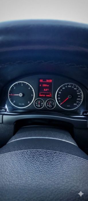 Фолксваген Тигуан 2,0tdi,140 к.с.