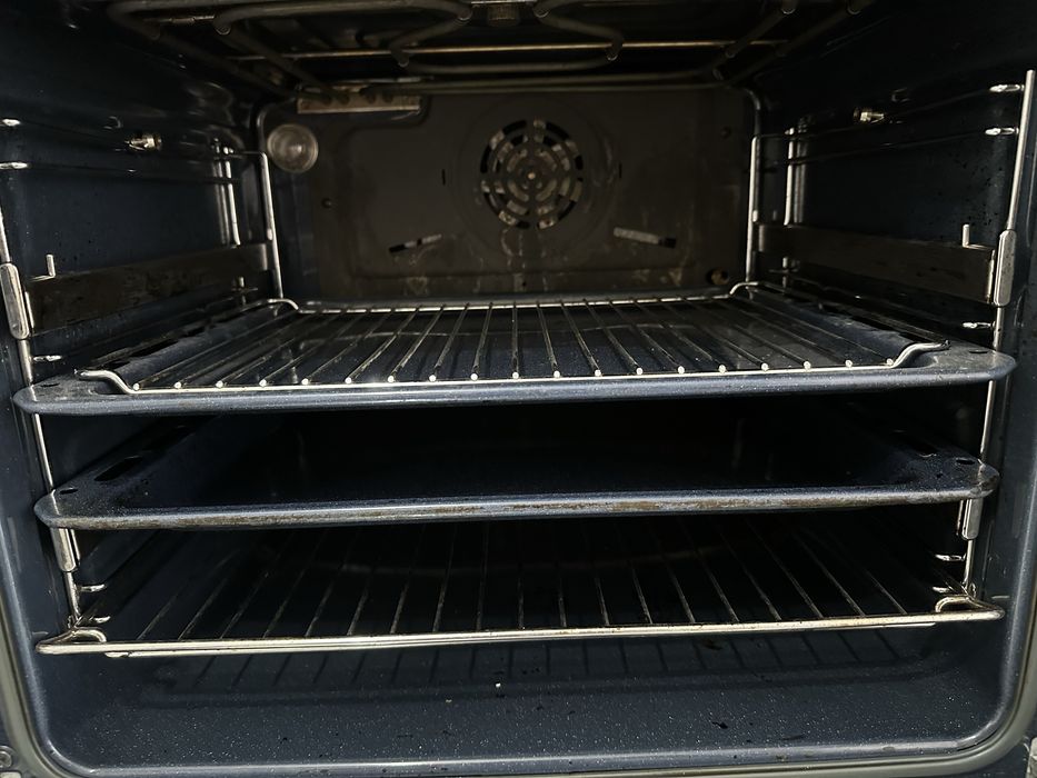 Продам духовой шкаф