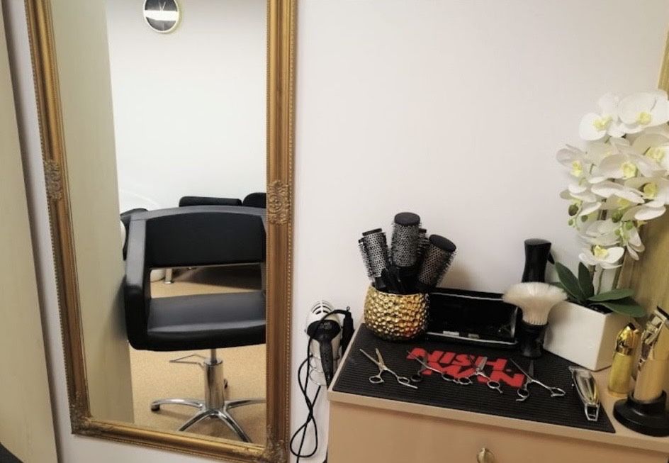 Post Coafor de închiriat