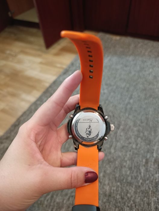 Продам часы в отличном состоянии