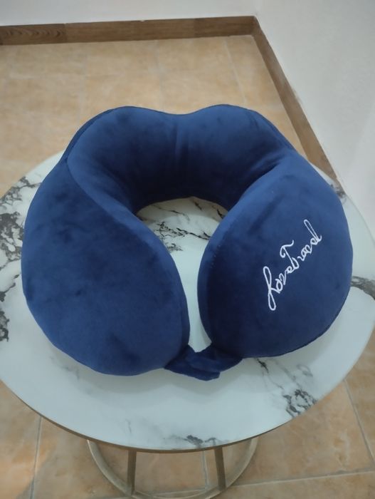 Подушка для шеи дорожная