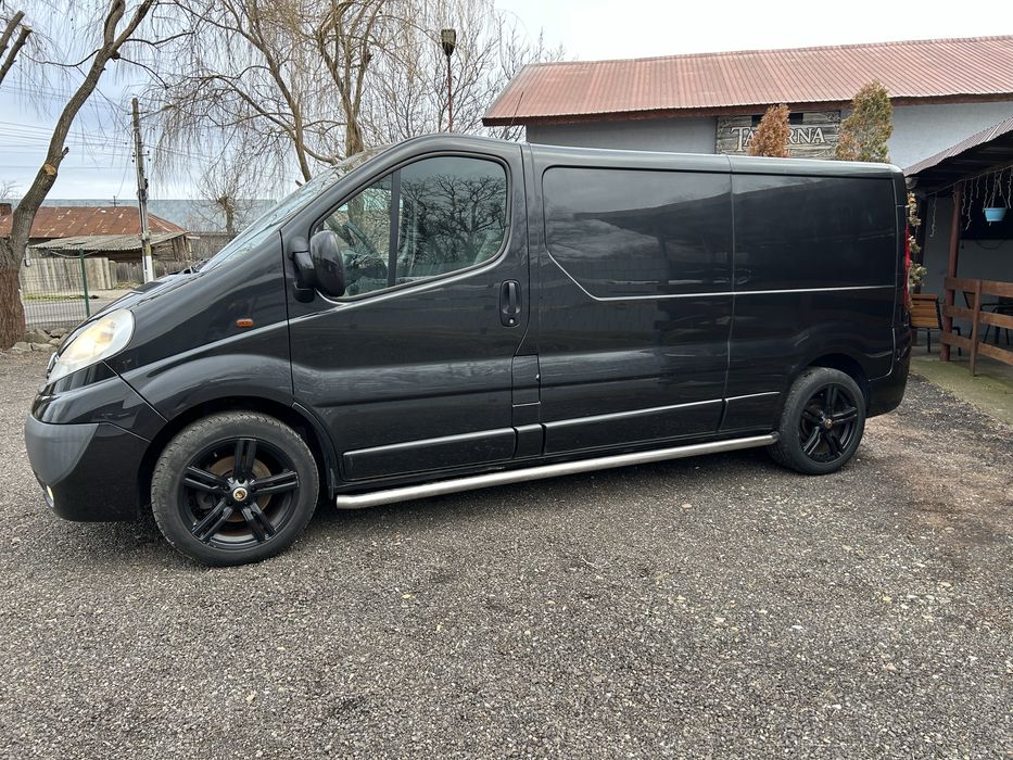 Opel vivaro 2.0 114cp euro 5 model lung