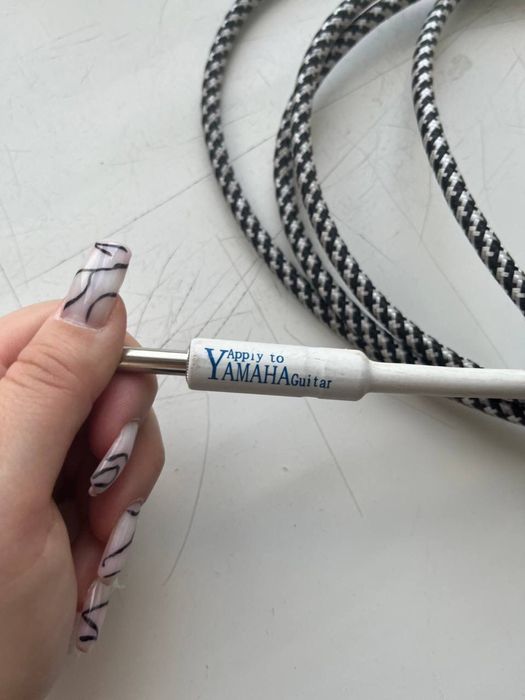 продам электрогитару