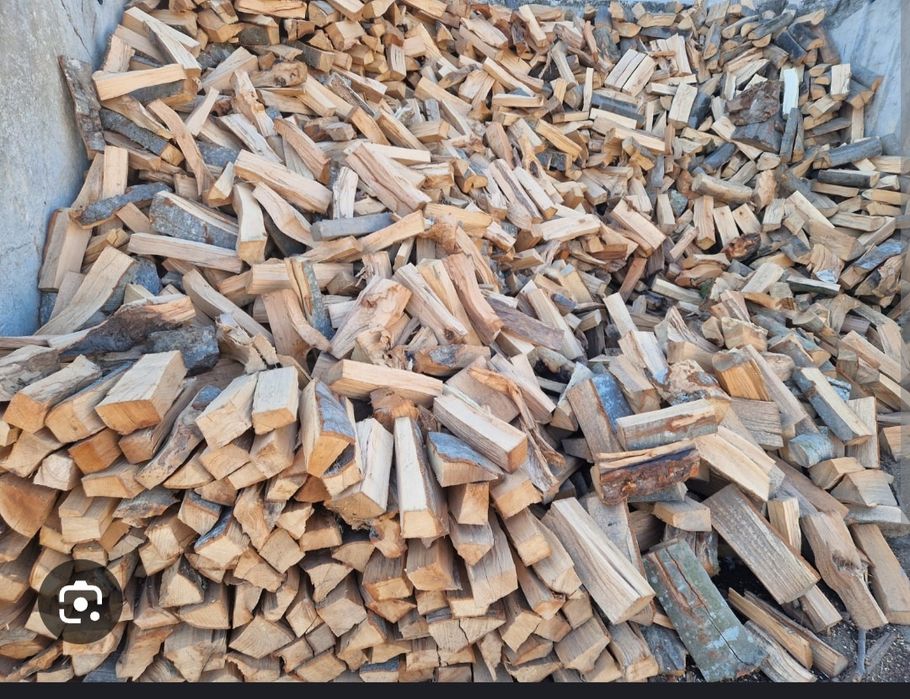 Vând lemne de foc gata sparte
