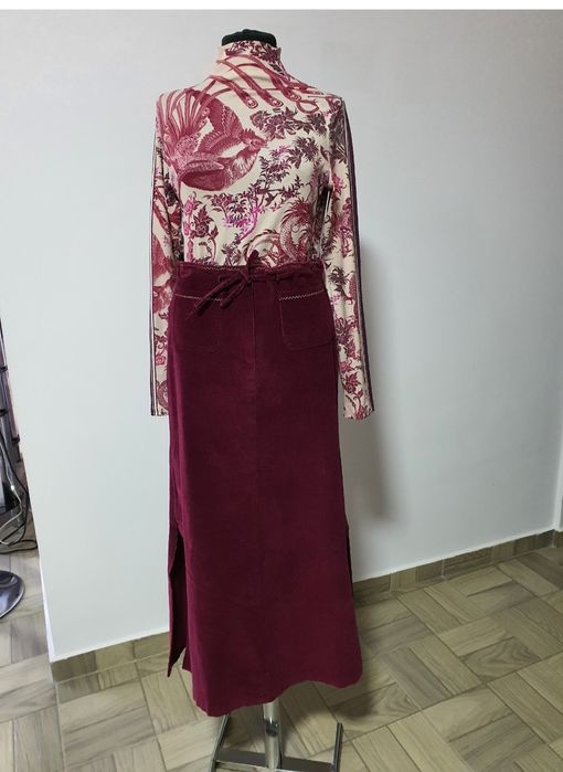 Fusta lunga burgundy din raiat cu slițuri laterale