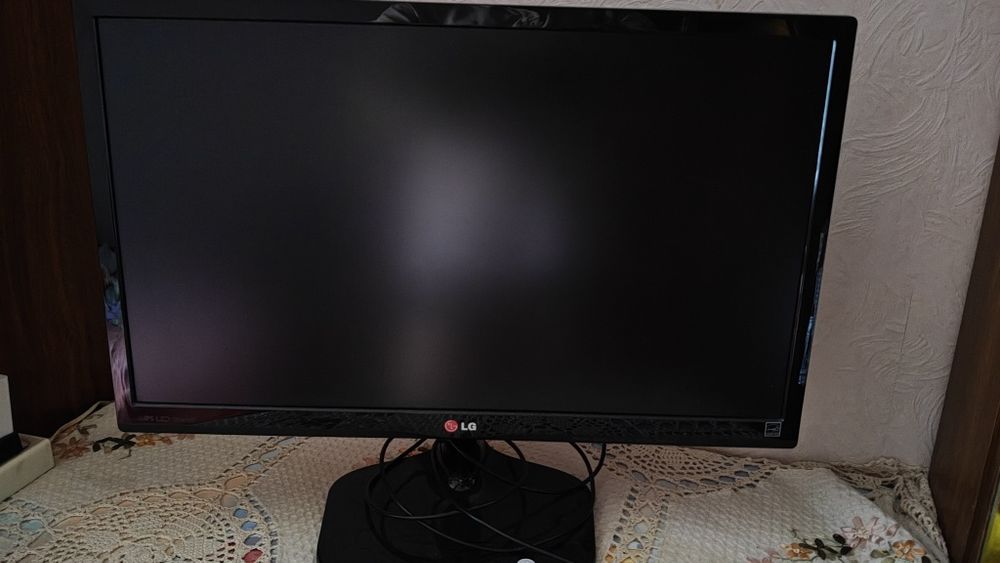 Монитор LG 23" IPS