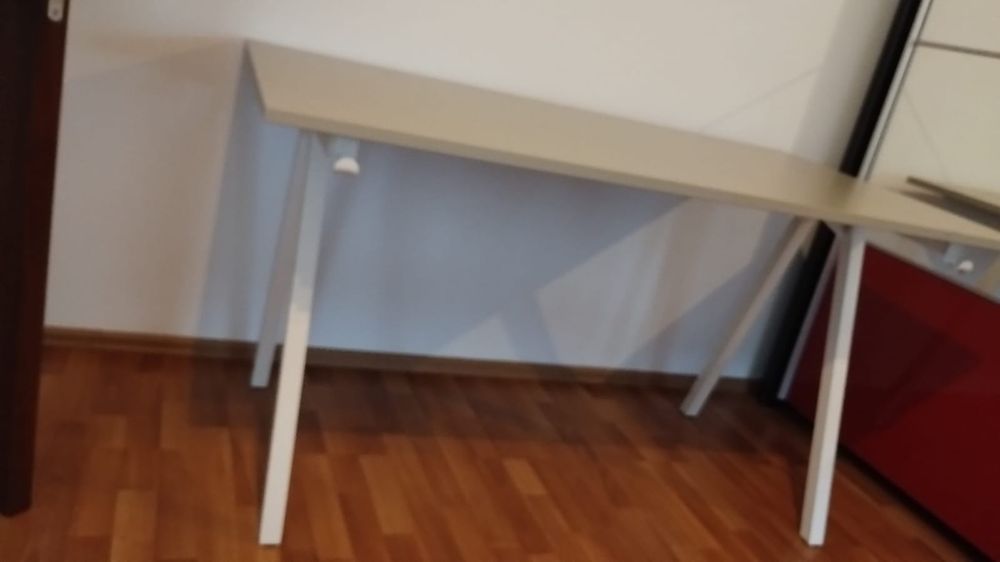 Birou ikea trotten crem