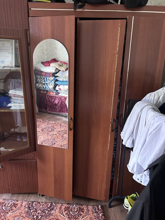 Шкафы хорошые очень плотные отдам бесплатно