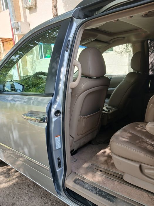 Kia Carnival sotiladi 2,9 turbo dvigatel