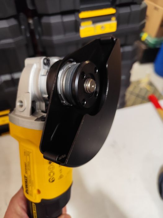 Безчетков акумулаторен ъглошлайф DeWALT DCG407 100% оригинален