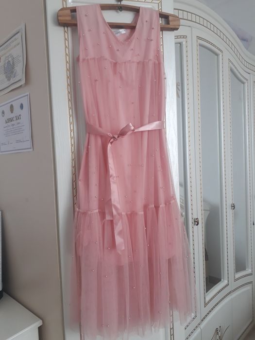 Продам розовое платье