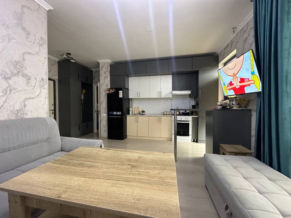 Аренда двухкомной квартиры на кадышева новостройка 3-этаж