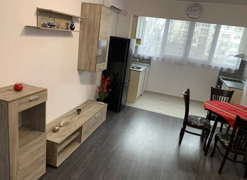 Дава се под наем Двустаен апартамент в София, Връбница 1 - 52 кв.м за 390 € - Снимка #1