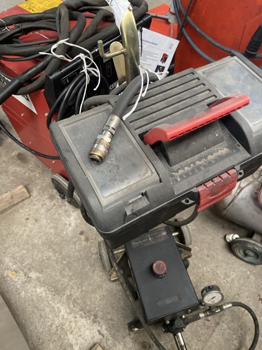 Pompa hidraulica manuala