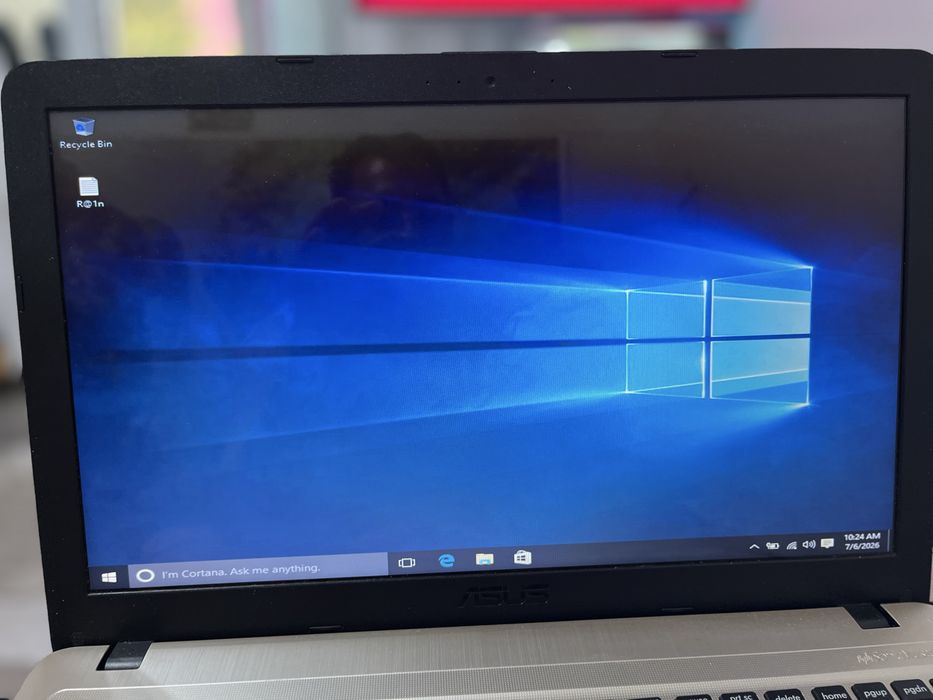 Vând laptop Asus cu CD-ul original  pentru drive utilixat pitin
