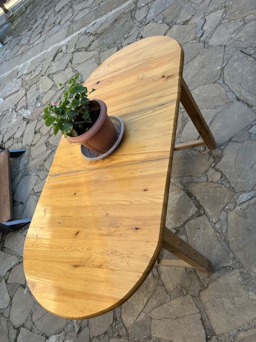 Дървенu Масu u пейки  от Масив