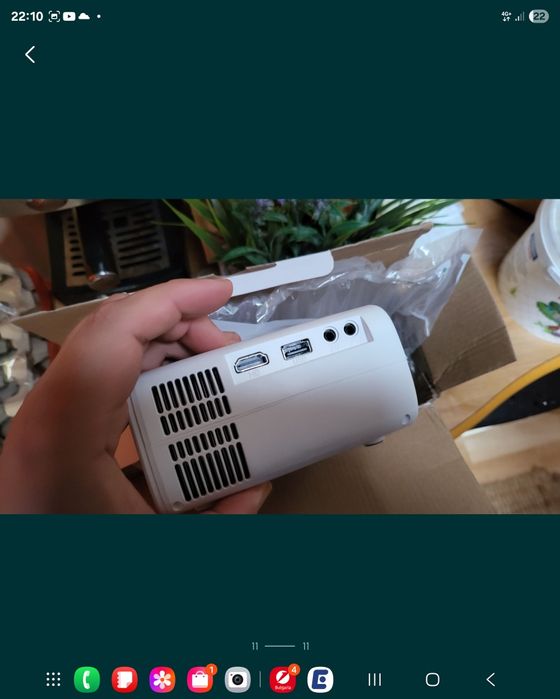 Проектор Mini Projector за телефон gsm 7500 Lumens WiFi 65000 часа