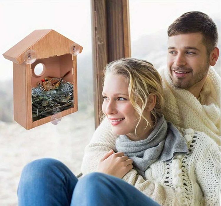 Къщичка за птици с възможност за наблюдение на гнездото