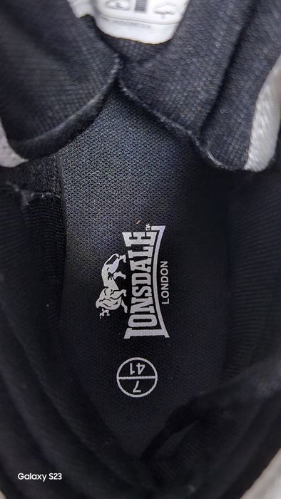 Pantofi box lonsdale London 
Mărimea 45
Forte puțin folosiți aproape n