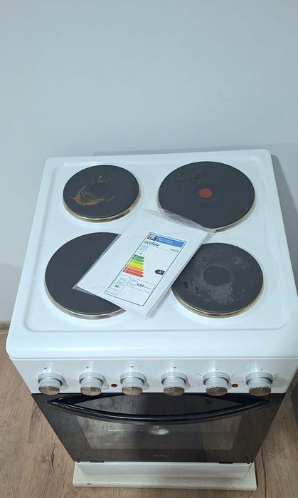 Электроплита с духовкой