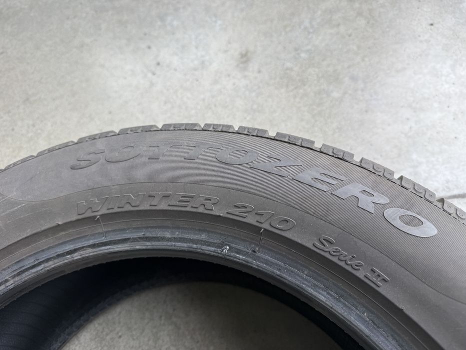 2бр. Зимни Гуми С Борд 235/55R/18 -PIRELLI- DOT:1322, 6.0мм.