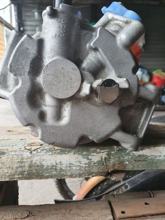 Оргинал.Компрессор кондиционера на тайота